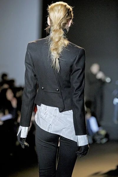 Look 12